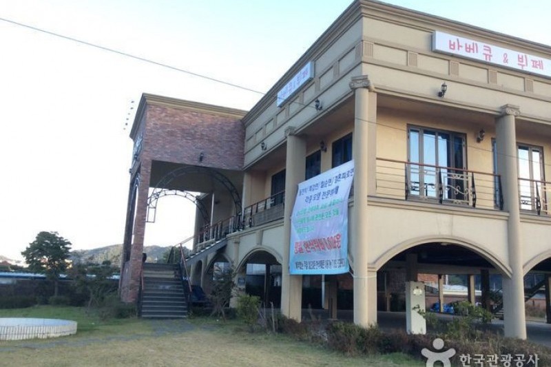 J-Party House (6/6)
