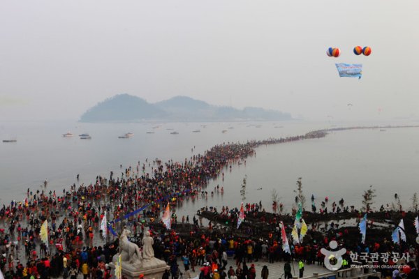 珍島神秘の海割れ祭り