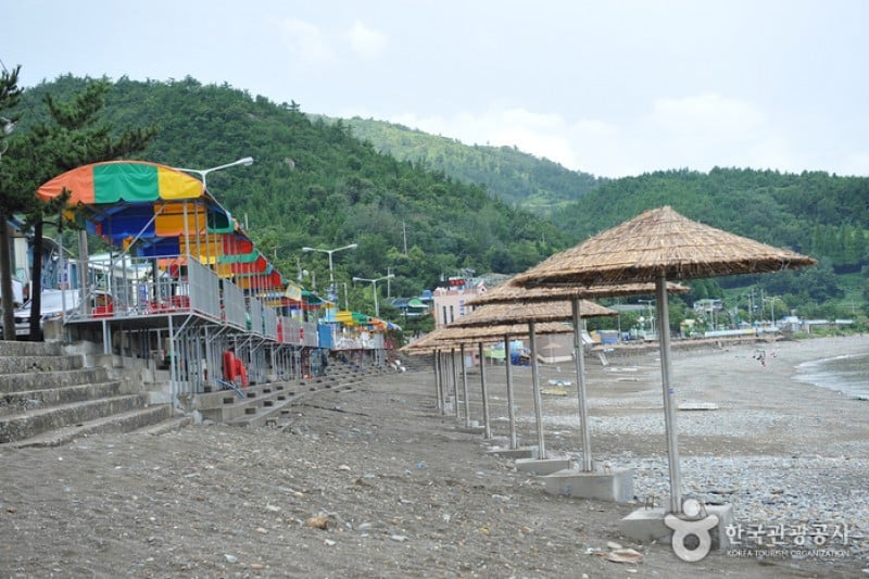 万聖里黒砂海岸（万聖里海水浴場）（만성리 검은모래해변 (1/5)