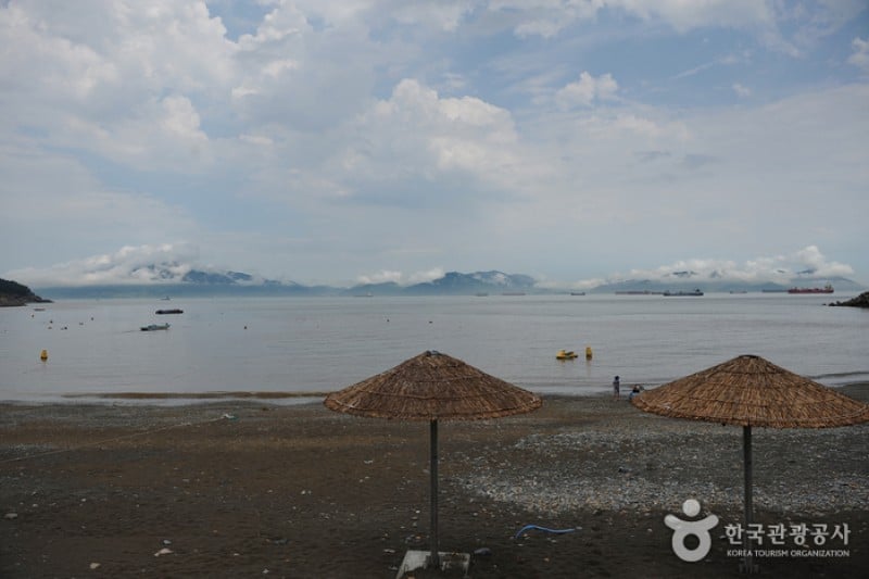 万聖里黒砂海岸（万聖里海水浴場）（만성리 검은모래해변 (2/5)