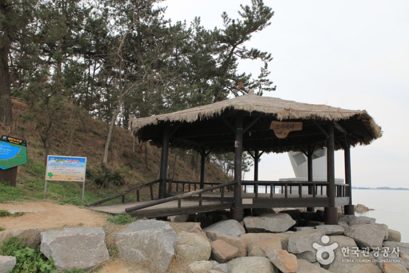 石頭海水浴場（돌머리해수욕장） (4/7)