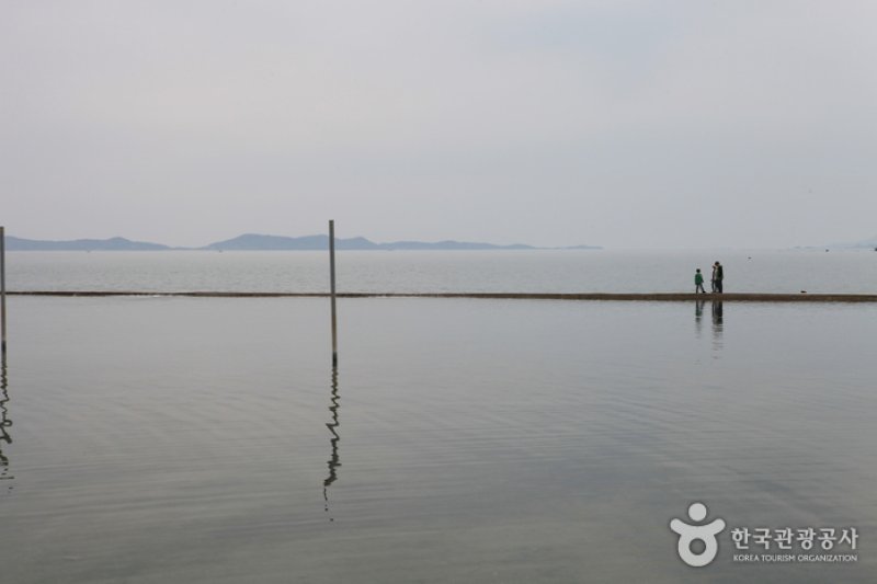 石頭海水浴場（돌머리해수욕장） (5/7)