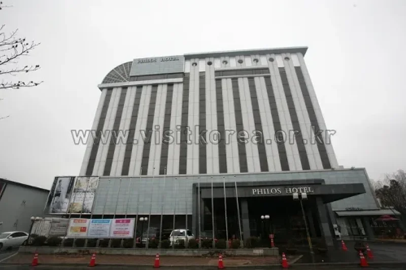 PHILOS HOTEL (2/28)