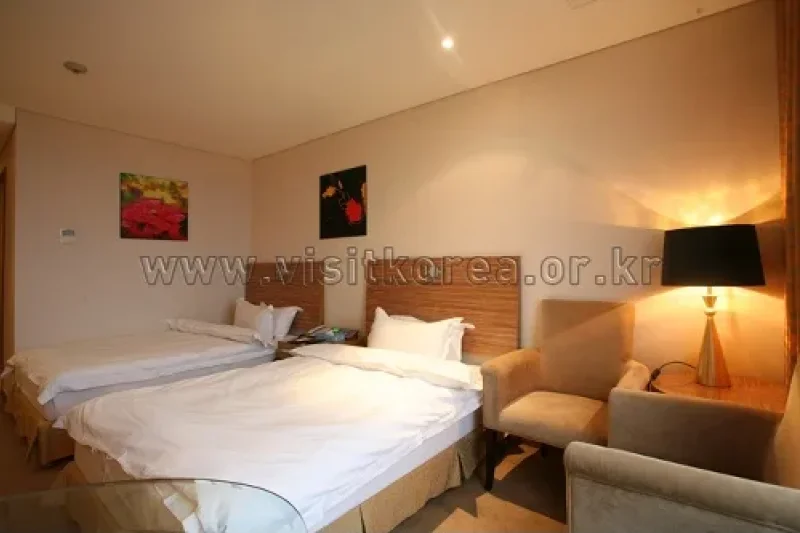 PHILOS HOTEL (21/28)