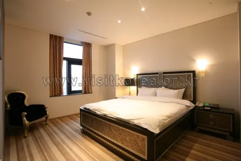 PHILOS HOTEL (26/28)