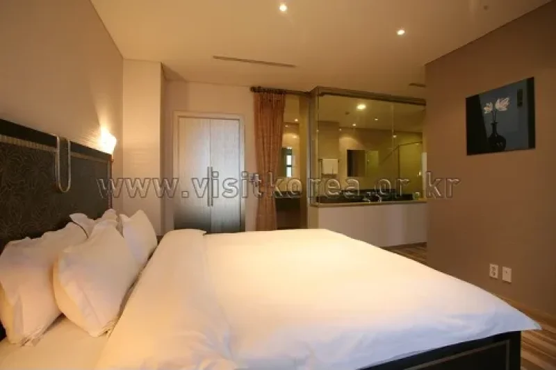 PHILOS HOTEL (27/28)