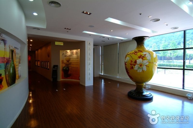 金泉世界陶磁器博物館（김천 세계도자기박물관） (2/7)