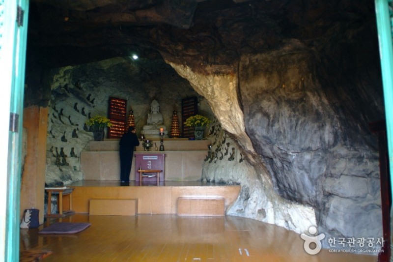 骨窟岩（骨窟寺） (4/11)