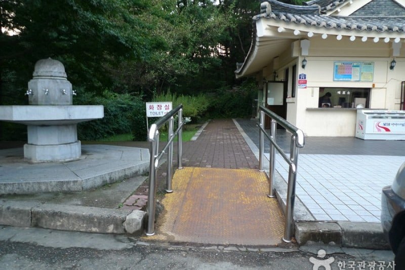 慶州 金庾信将軍の墓 (1/10)