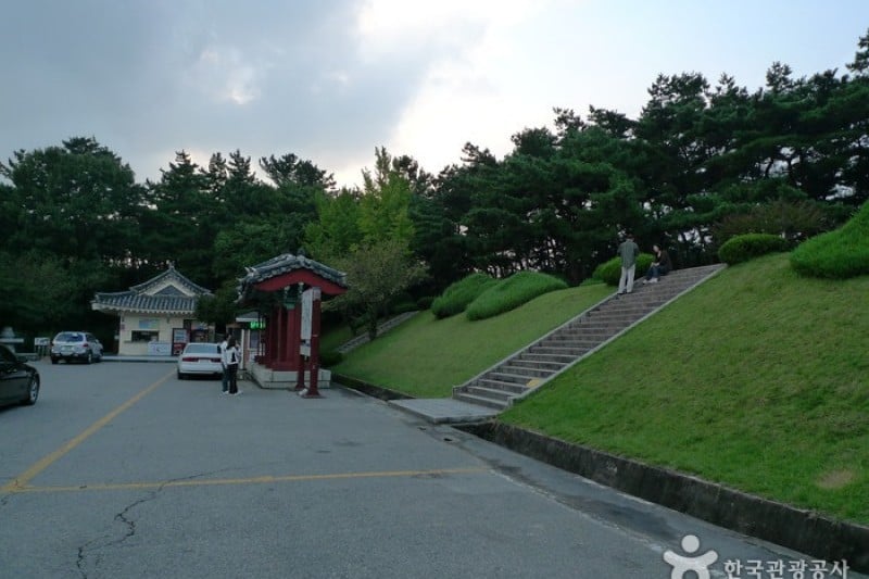 慶州 金庾信将軍の墓 (2/10)