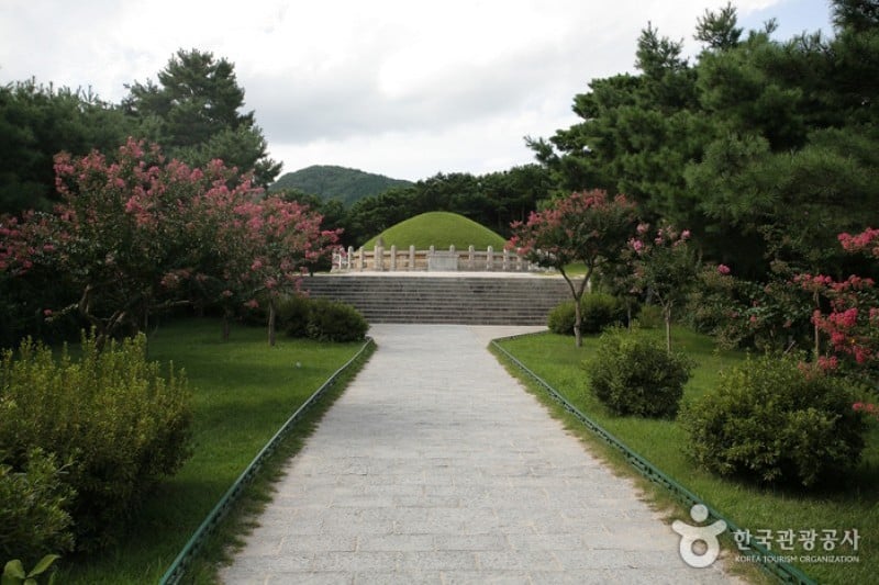 慶州 金庾信将軍の墓 (7/10)
