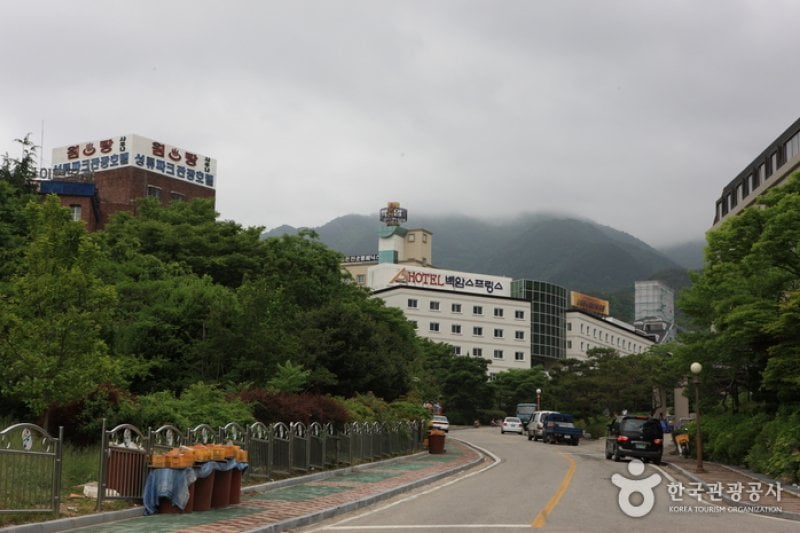 白岩温泉観光特区 (3/5)