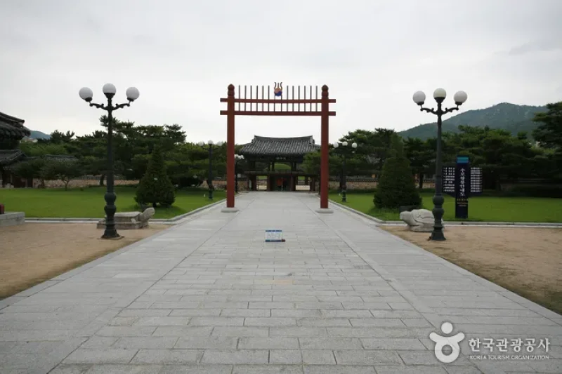 首露王陵 (3/7)