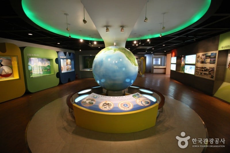 エネルギー環境科学公園エネルギー展示館 (10/22)