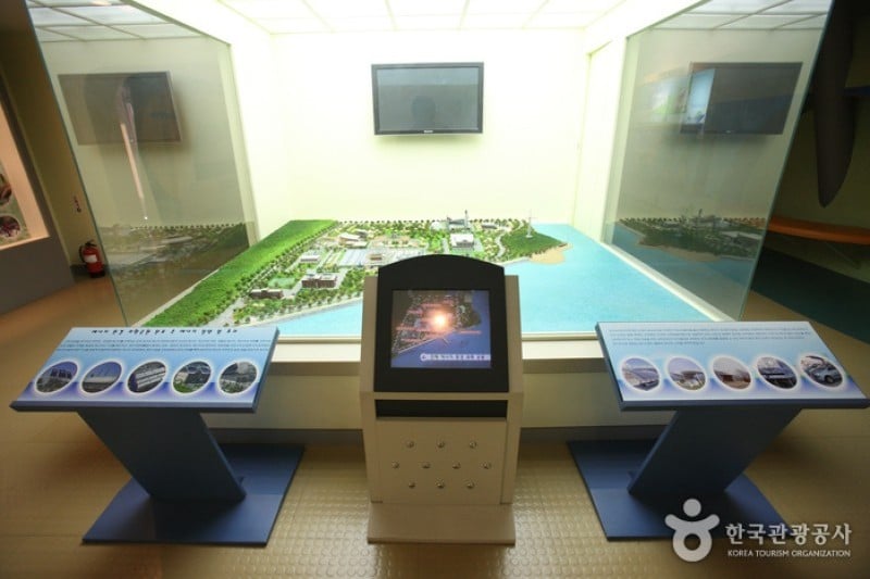 エネルギー環境科学公園エネルギー展示館 (16/22)