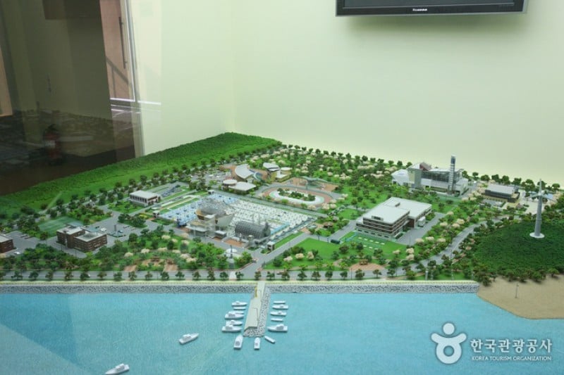 エネルギー環境科学公園エネルギー展示館 (17/22)