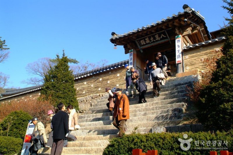 海印寺大蔵経板（八万大蔵経）［ユネスコ世界記録遺産］ (1/1)