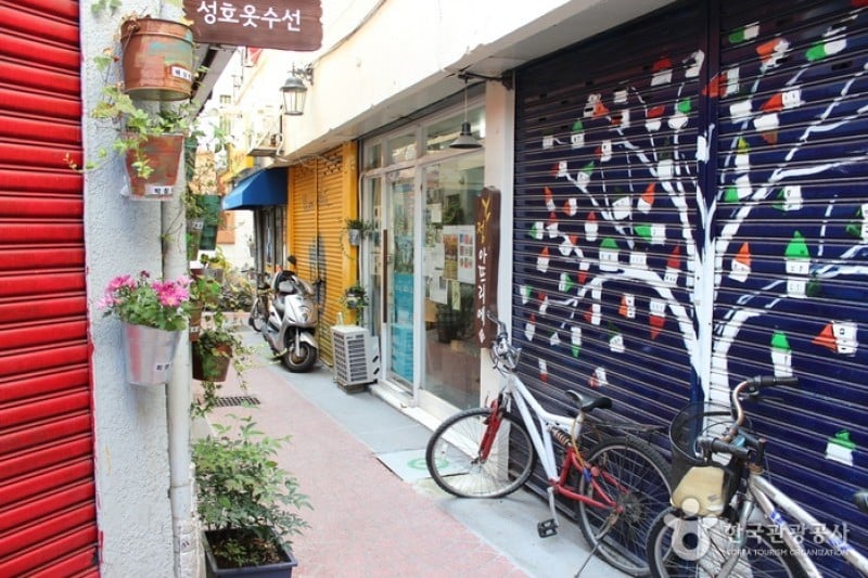 倉洞芸術村 (1/9)