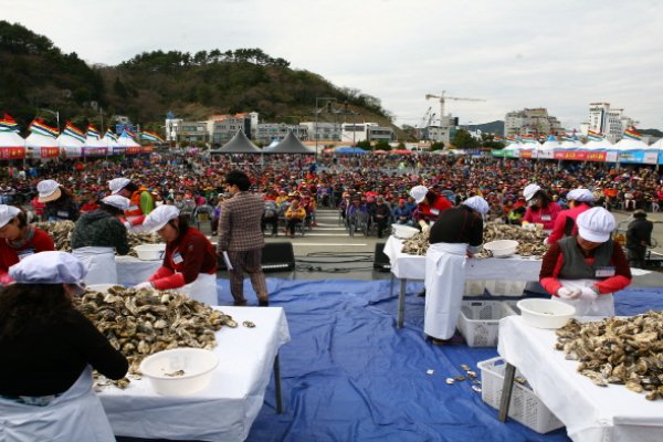 閑麗水道カキ祭り