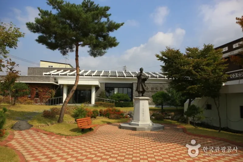鄭芝溶文学館（정지용 문학관） (1/15)