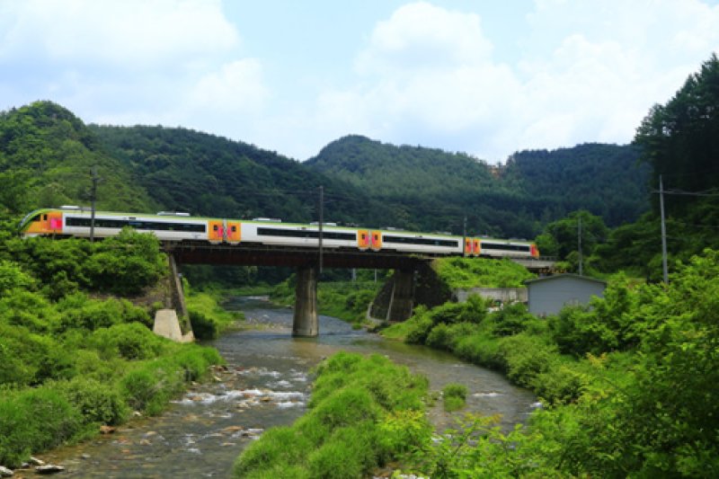 中部内陸観光列車「O-train」 (2/3)