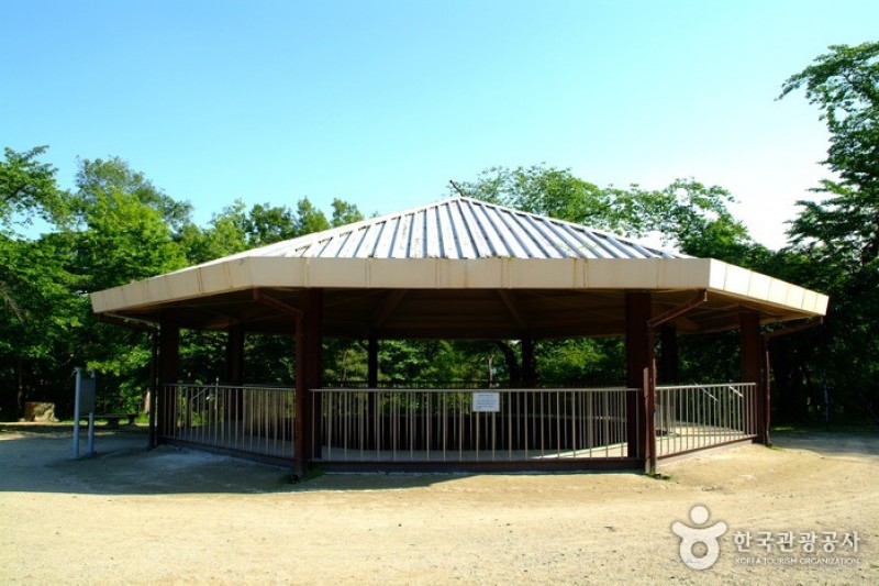 公州 公山城［ユネスコ世界文化遺産］ (36/47)