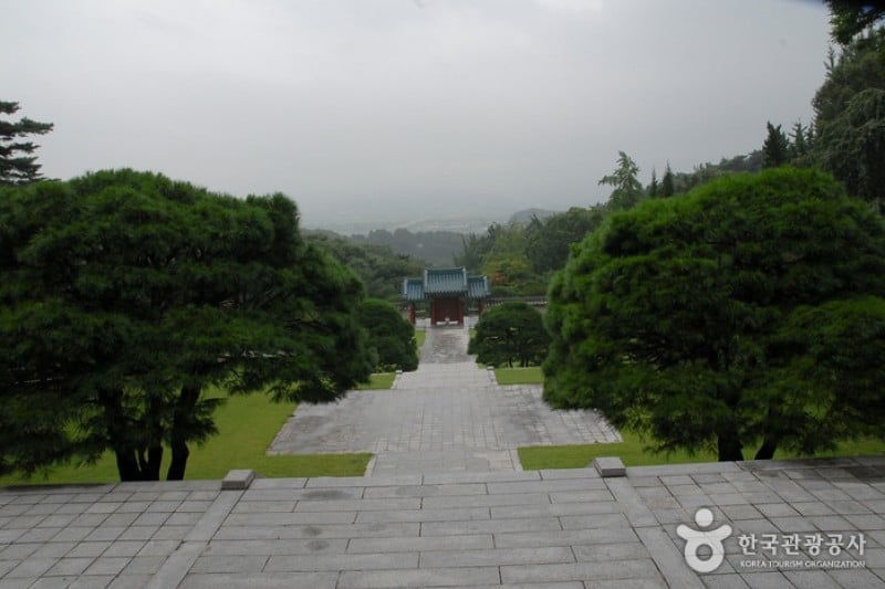顕忠祠 (2/38)