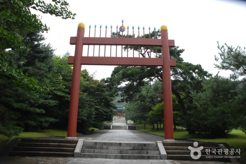 顕忠祠 (4/38)