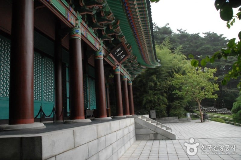 顕忠祠 (8/38)