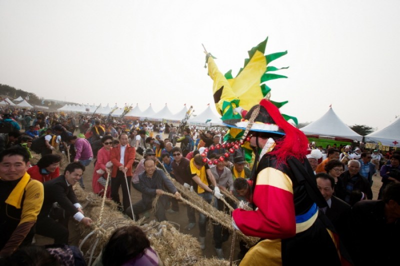 機池市綱引き民俗祭り (4/6)