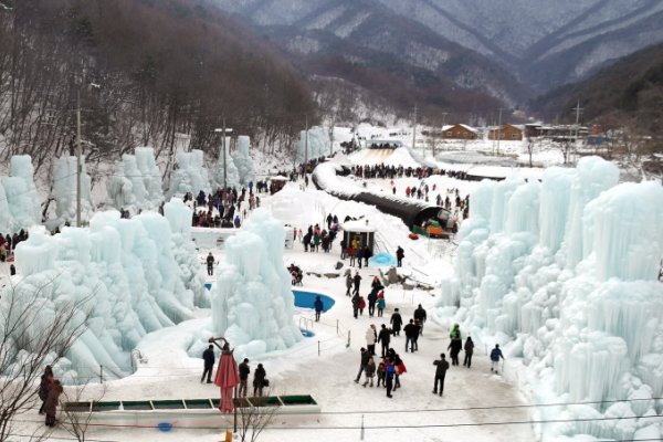 七甲山氷噴水祭り