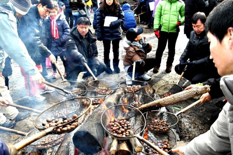 七甲山氷噴水祭り (10/15)