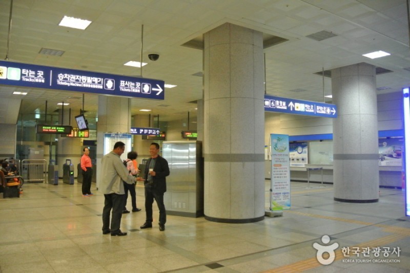 温陽温泉駅 (1/6)