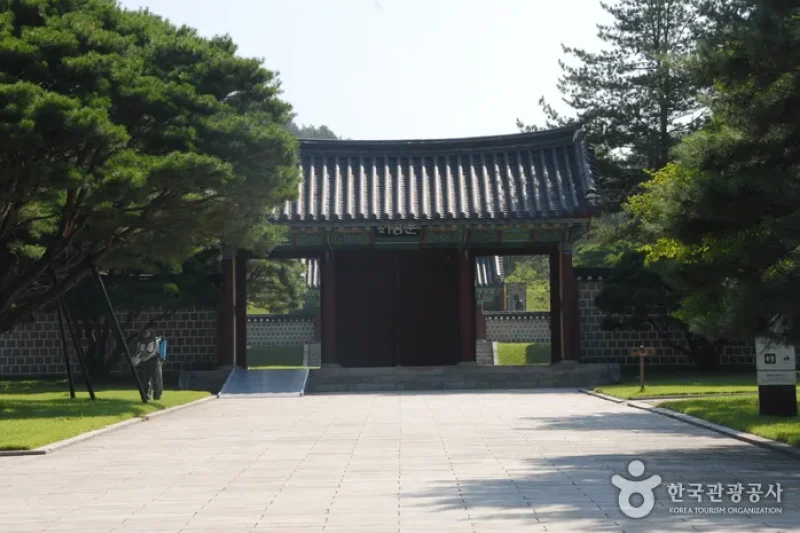 錦山 七百義塚（금산 칠백의총） (1/18)