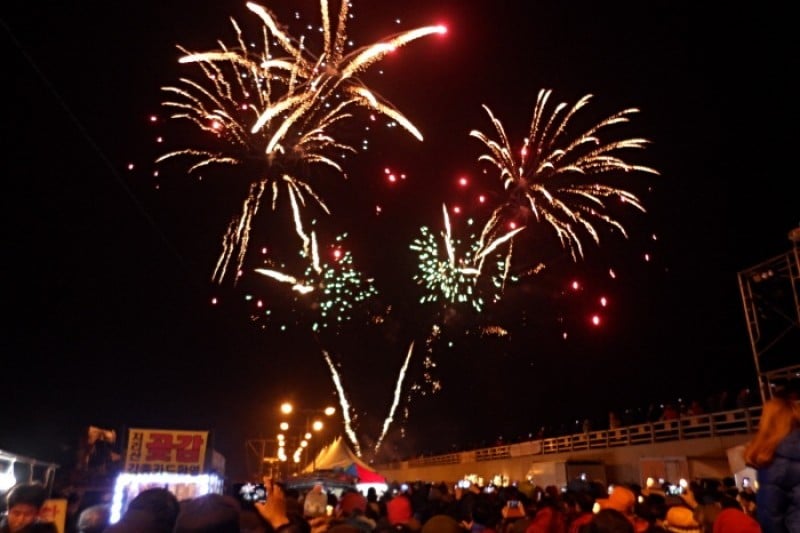 馬梁浦日の入・日の出祭り (2/5)