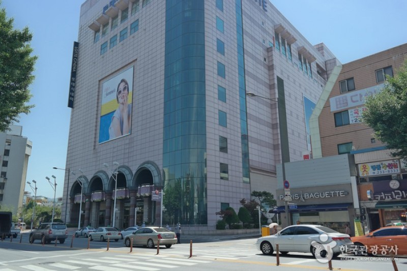 ロッテ百貨店 (1/4)
