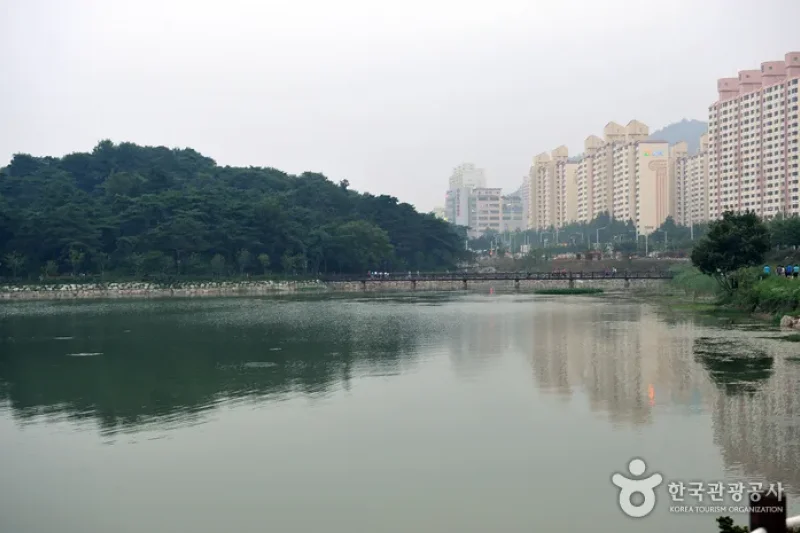 楓岩貯水池（풍암저수지） (1/5)