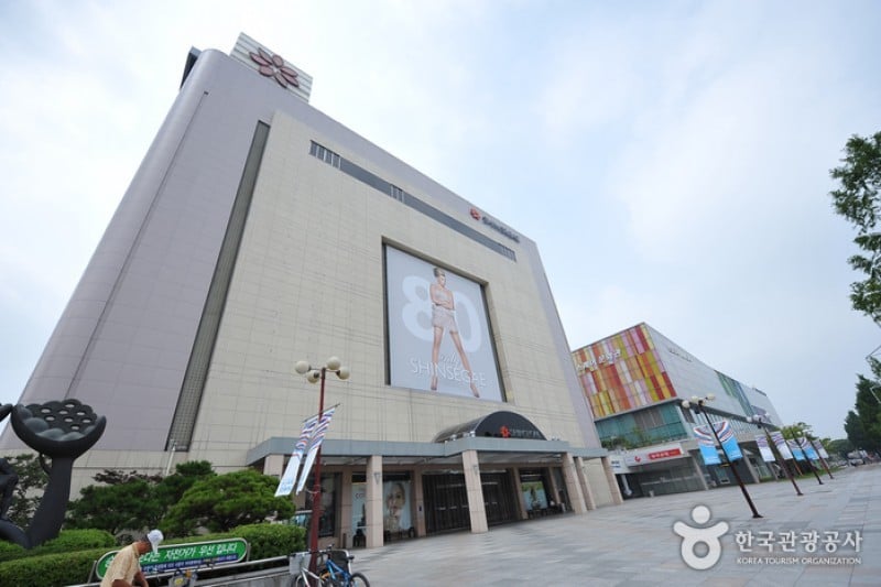 新世界百貨店 (1/6)