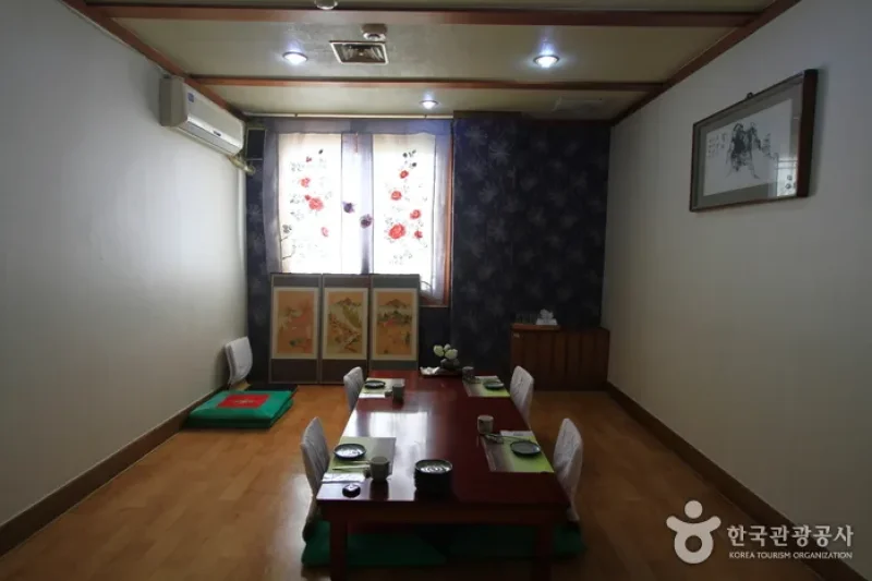 李朝韓定食（이조한정식） (2/5)