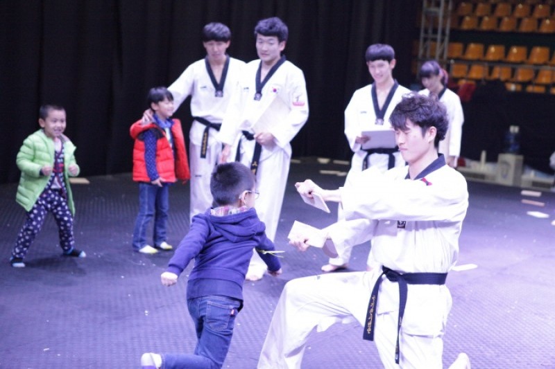 国技院テコンドー示範団常設公演「Great Taekwondo 偉大なテコンドー」 (5/6)