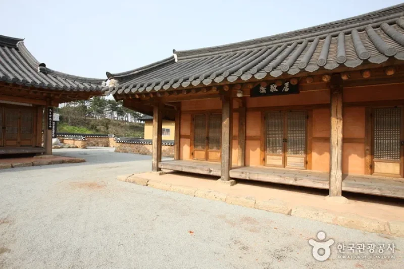 霊岩鳩林伝統韓屋村 (18/42)