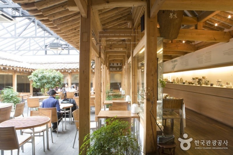 アルムダウン茶博物館 (10/18)