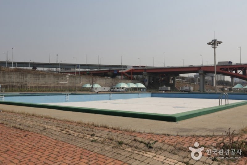 漢江市民公園 望遠プール（野外） (4/4)