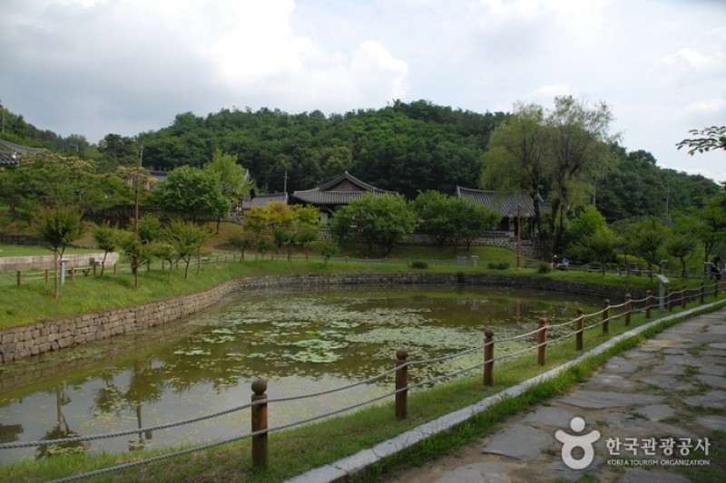 尤庵史跡公園 (1/42)