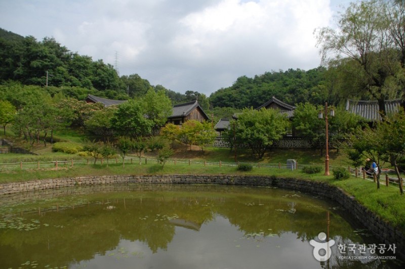 尤庵史跡公園 (2/42)