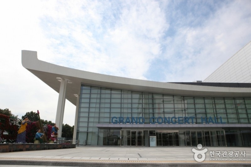 大邱コンサートハウス（旧大邱市民会館）（대구콘서트하우스  (1/4)