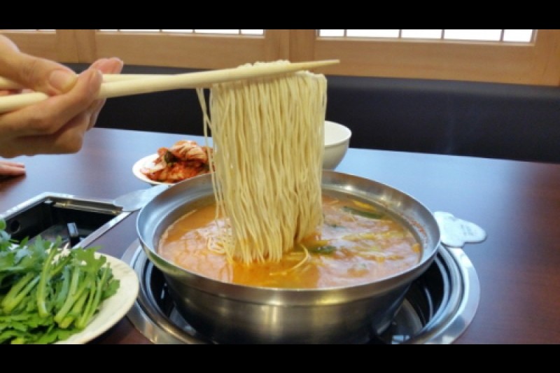 明洞コムグクシチプ