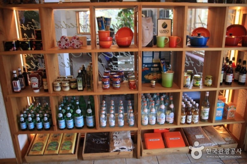 FOOD CAFE ＆ GRILL (2/5)
