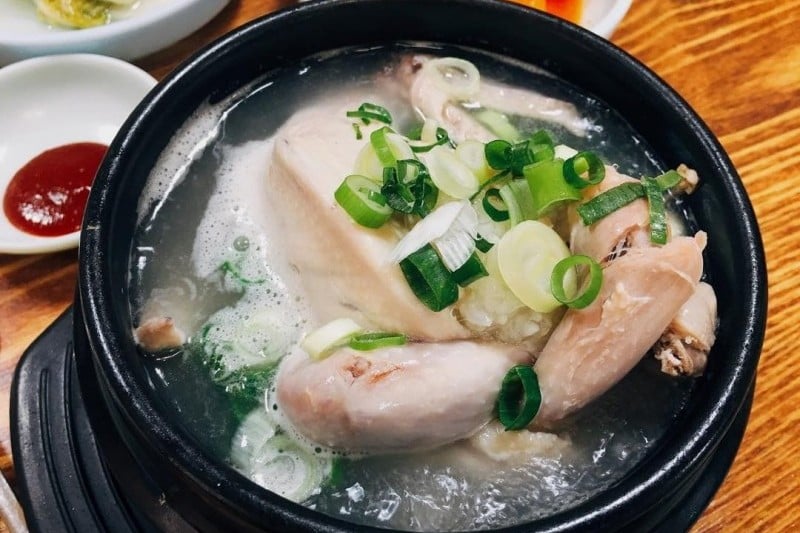 高麗参鶏湯 (4/8)