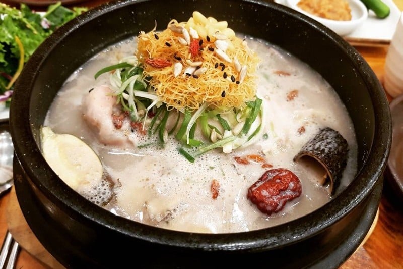 高麗参鶏湯 (6/8)